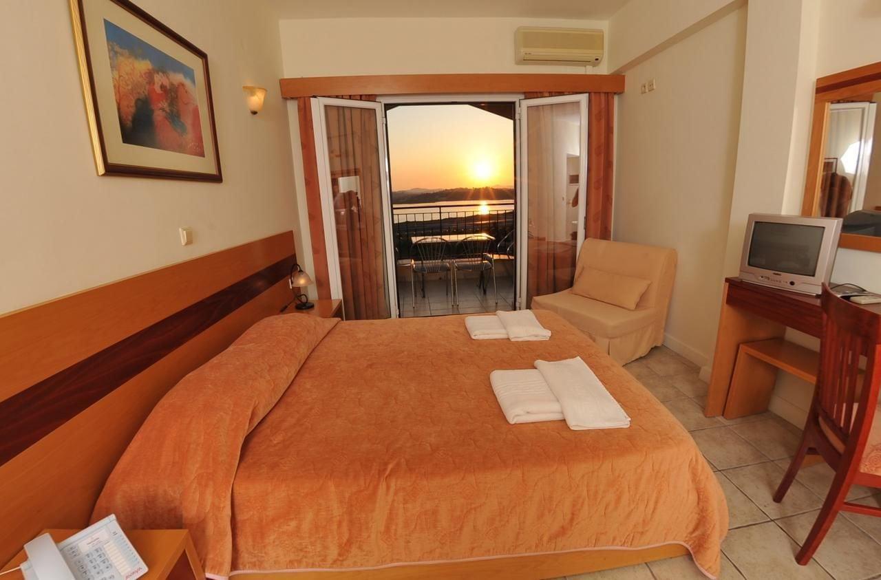 Corfu Hellinis Hotel Kanoni (Corfu) Exterior foto